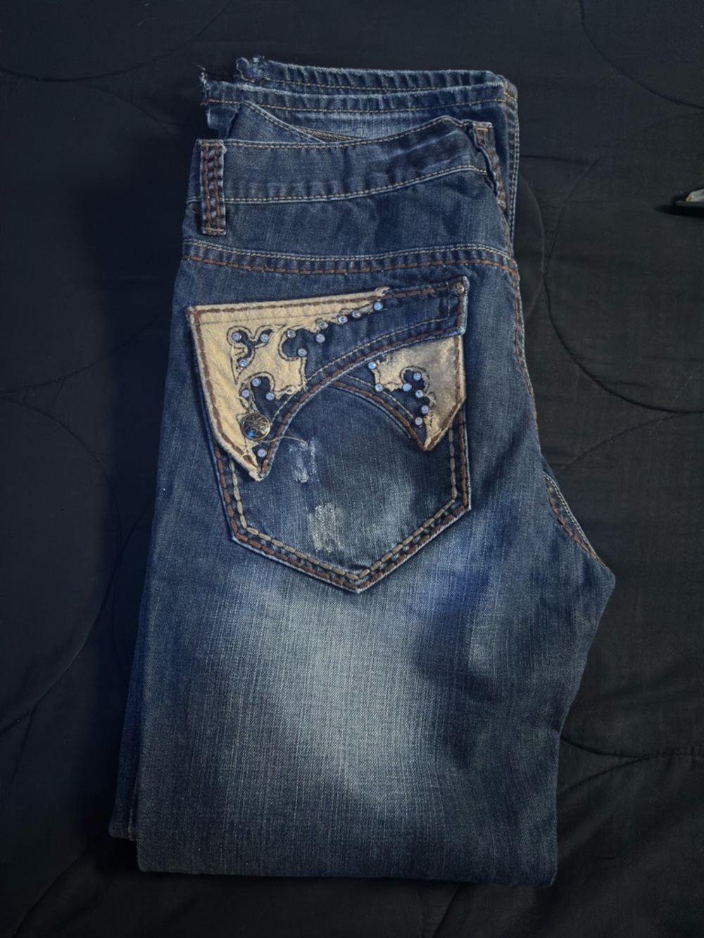 Men's Straight Dark Blue Jeans with Embroidered Back Pocket
